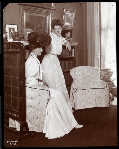 Mrs. K. Duer, seated, with a daughter, New York, 1906 by Byron Company